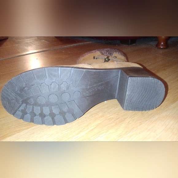 Pure Sole Beige Boots Size 8M - Picture 5 of 9